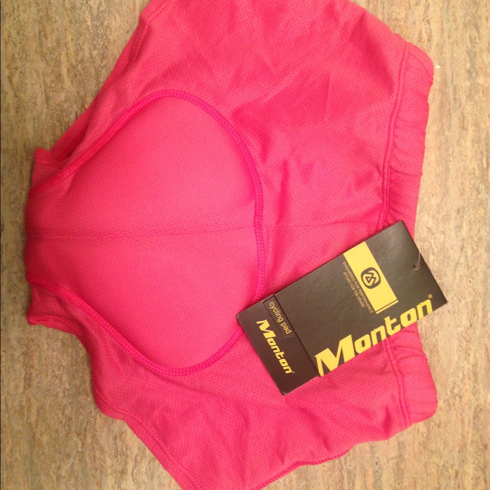 Women's padded cycling shorts